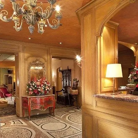 Cecilia Arc De Triomphe Hotel Paris
