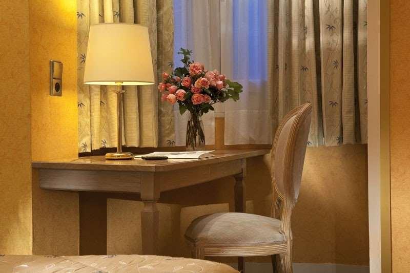 Hotel Cecilia Arc De Triomphe